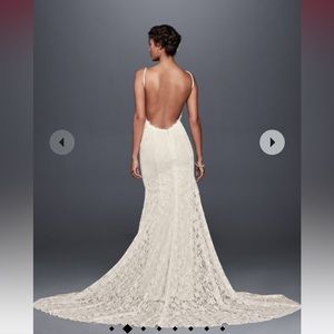 GALINA

low- back soft lace wedding dress